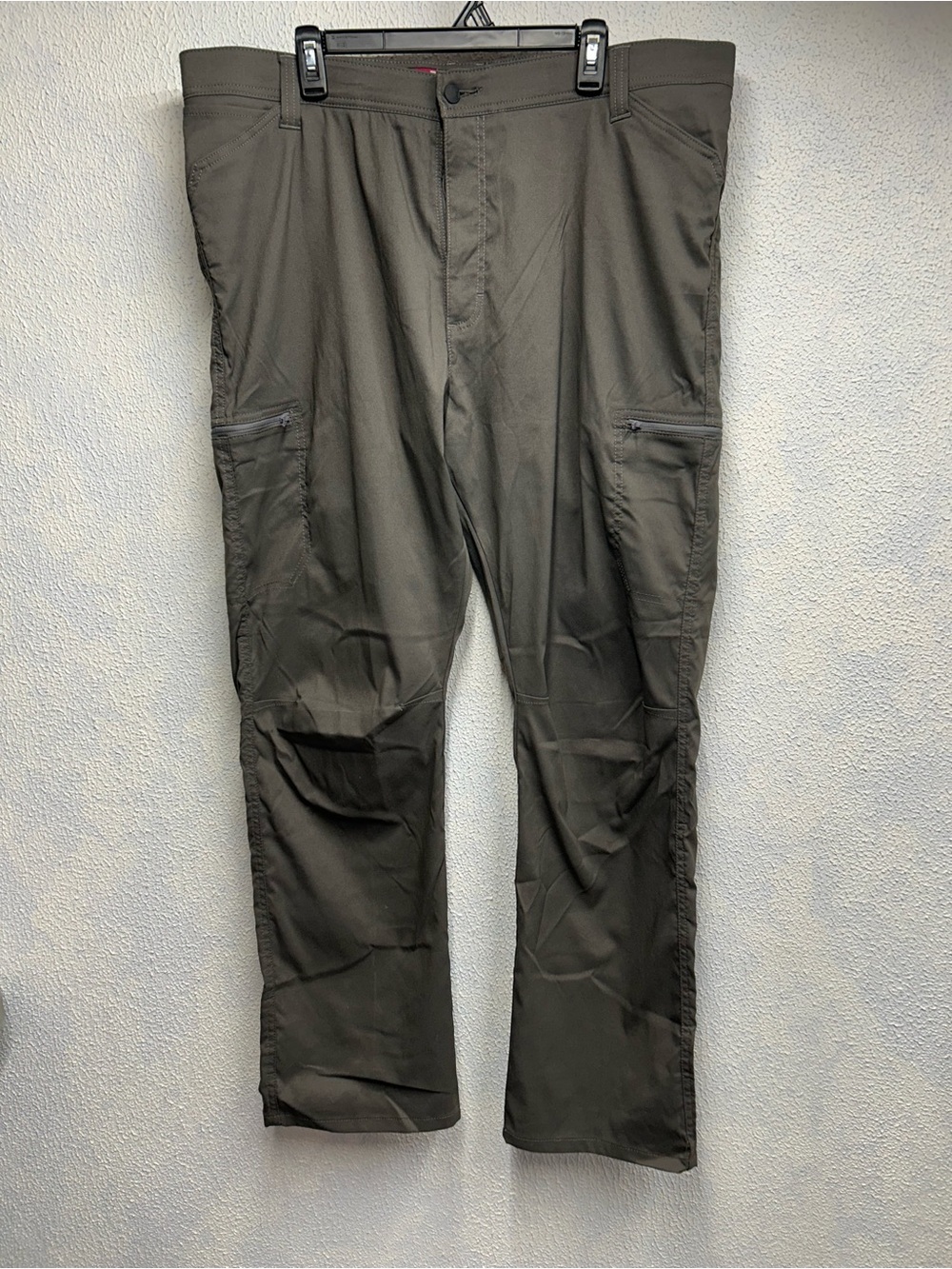 Wrangler Olive Cargo Pants with Zip Pockets